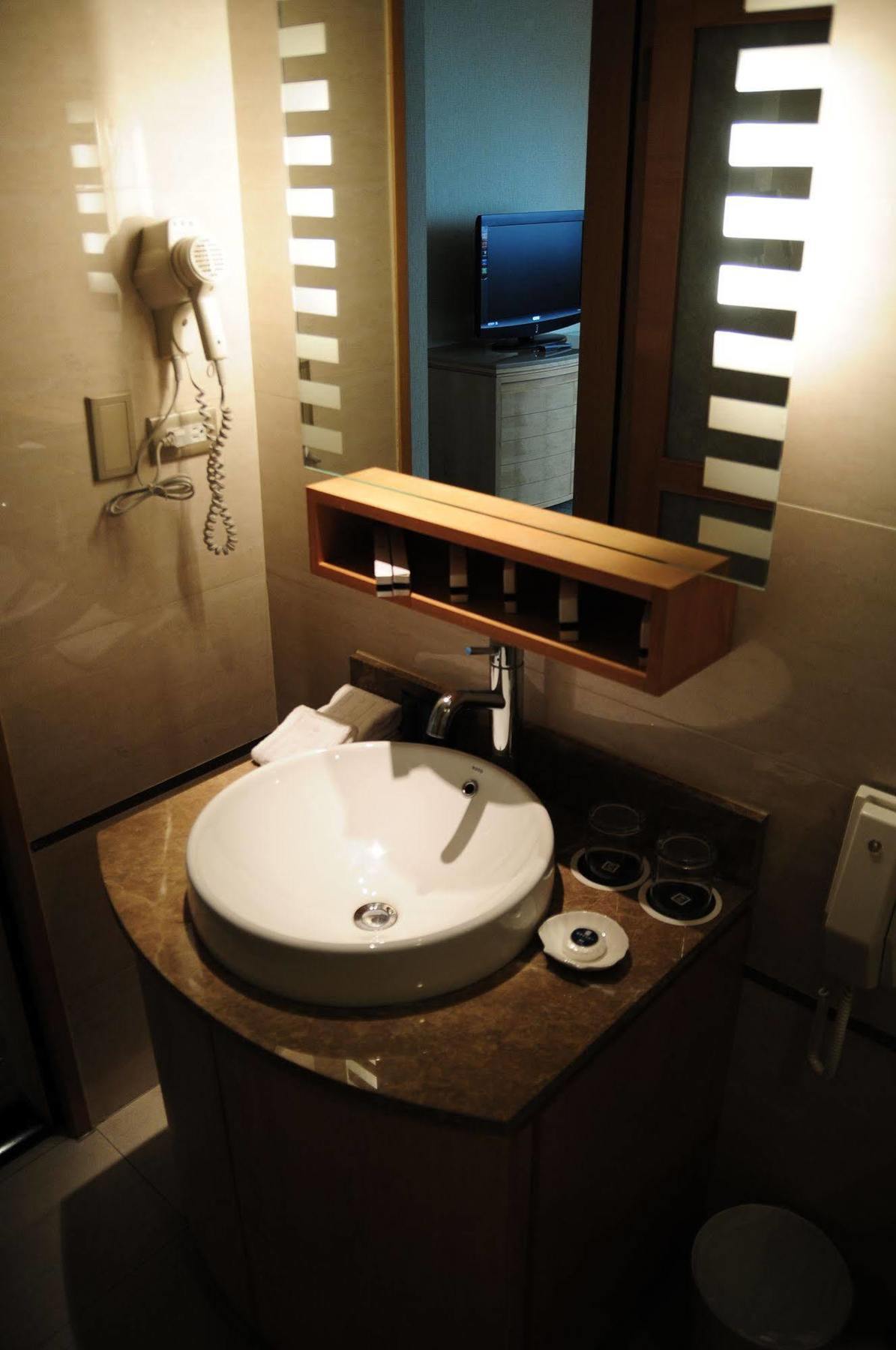 Jin Hua Hotel Luodong Dış mekan fotoğraf